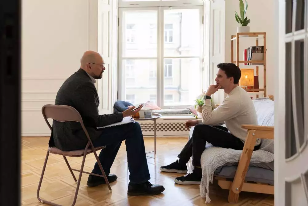 How to Find the Right LGBTQ Couples Therapist for Your Needs